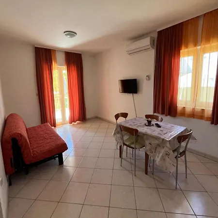 Apartmani Saldi Pakostane Exterior photo