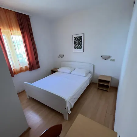 Apartmani Saldi Pakostane Exterior photo