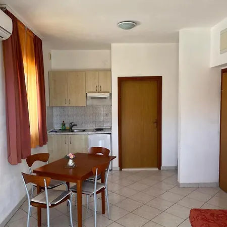Apartmani Saldi Pakostane Exterior photo