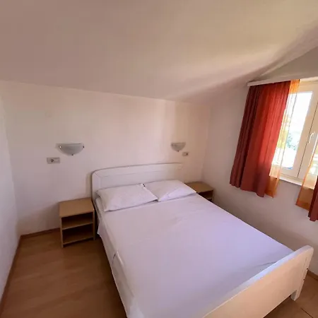 Apartmani Saldi Pakostane Exterior photo