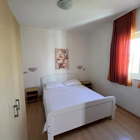 Apartmani Saldi Pakostane Exterior photo