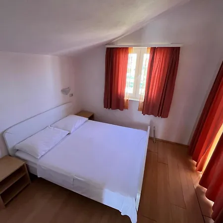 Apartmani Saldi Pakostane Exterior photo