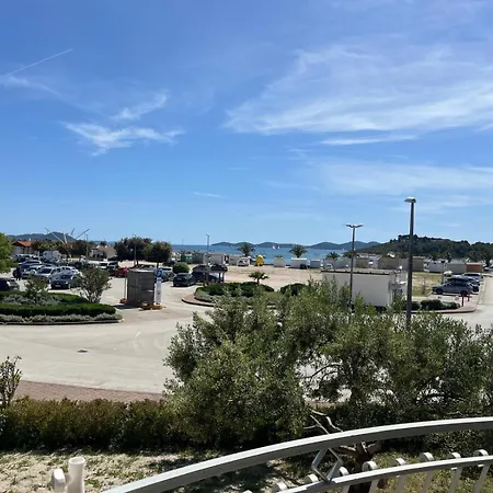 Apartmani Saldi Pakostane Exterior photo